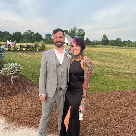 Meet your Posher, Becca - Picture 3 of 4